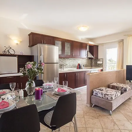 Nefeli Akti Salonikiou B Villa *